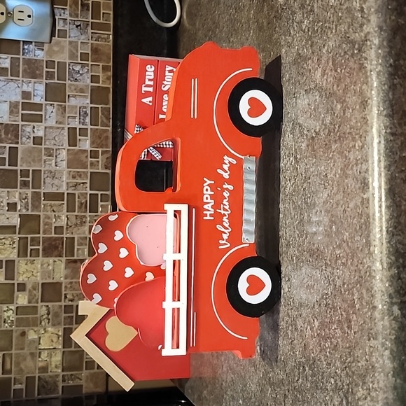 Valentines Day decor - Picture 8 of 13